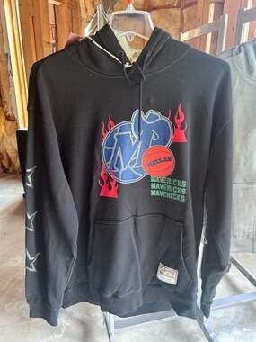 Mitchell & Ness Dallas Mavericks Beautiful Chaos Hoodie Size Large